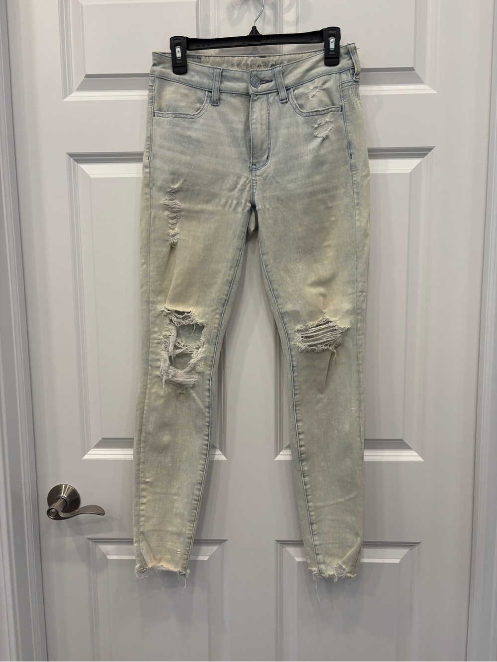 American Eagle Light Wash Hi-Rise Jeggings